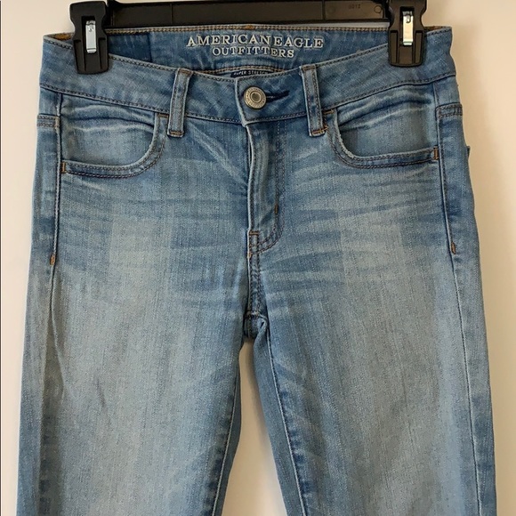 Light Wash American Eagle Skinny Jeans - Picture 3 of 6